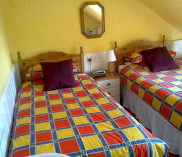 Twin Room With Shared Shower Room(inc breakfast)