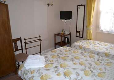 Room1.Family en-suiteroomwithbreakfast