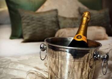 Deluxe Luxury Superking En-suite Room (inc. Breakfast)