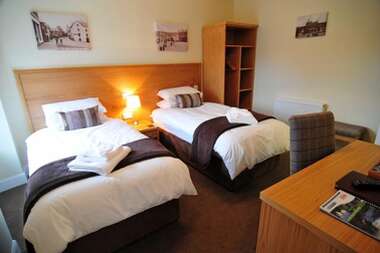 Twin en-suite room (Breakfast and Dinner)