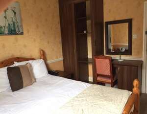 The Pines Guest Accommodation, Chippenham - photo 8