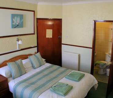 Single En-suite Room (inc. Breakfast)