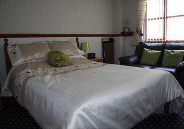 Ross Double En-suite Room (inc. Breakfast)