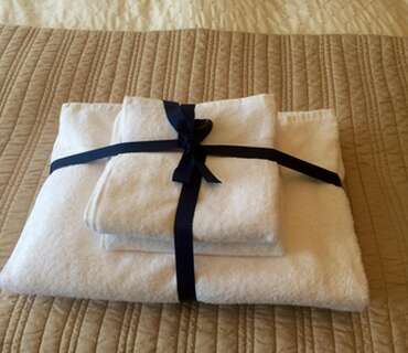 Cameron - Double En-suite Room with Breakfast