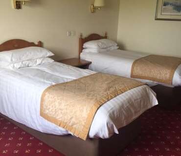 Twin En Suite Room (inc Breakfast)