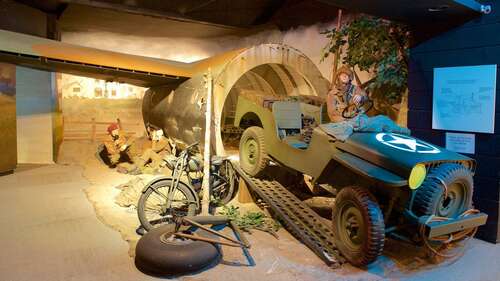 D-DAY MUSEUM & OVERLORD EMBROIDERY is 1.2 miles away (24 minutes on foot)