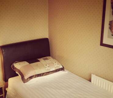Single En-suite Room (inc. Breakfast)