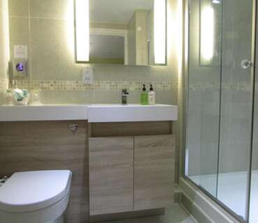Luxury Twin En-suite for two adults
