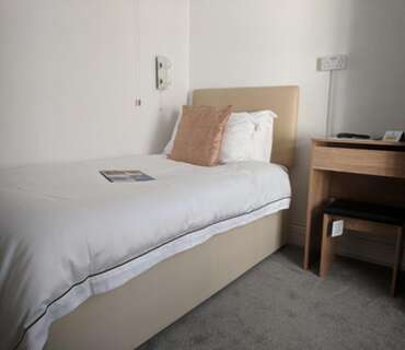 2nd floor Single En-suite Room (inc. Breakfast)