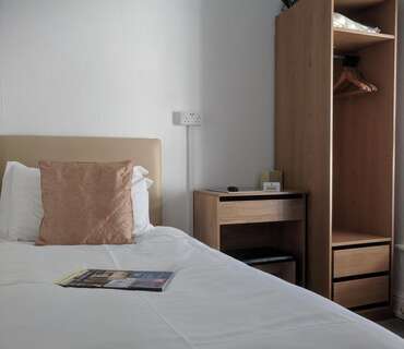 2nd floor Single En-suite Room (inc. Breakfast)