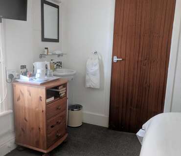 2nd floor Single En-suite Room (inc. Breakfast)