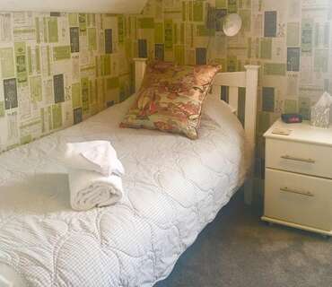 Single En-suite Room including Breakfast