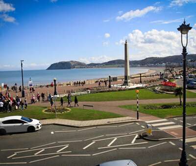 Home - Hen-Dy, Guest Accommodation In Llandudno