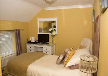 Single En-suite Room (inc. Breakfast)