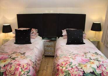 Twin En-suite Room (inc. Breakfast)