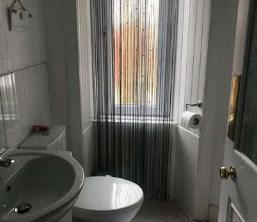 Room 1 Double En-suite Room (Breakfast not included )