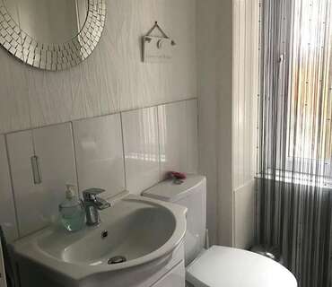 Room 1 Double En-suite Room (Breakfast not included )