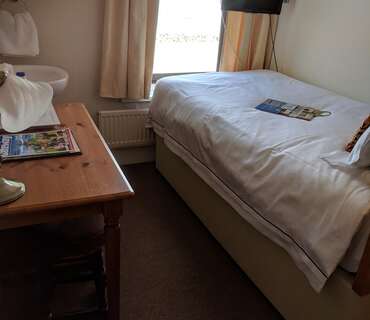 Single En-suite Room (inc. Breakfast)