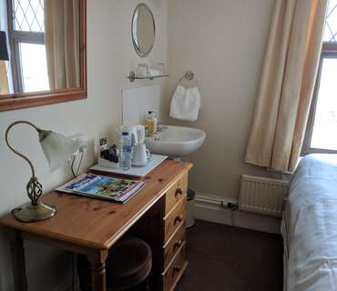 Single En-suite Room (inc. Breakfast)