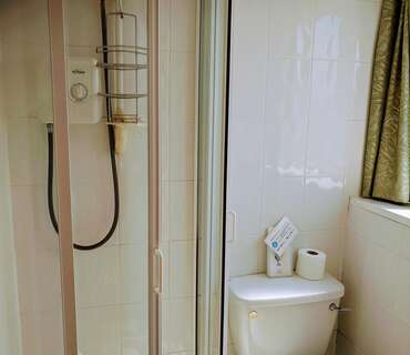 3rd Floor Super Single (en-suite) Inc. Breakfast