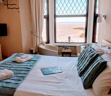 1st floor Sea View Premium Double En-suite (inc Breakfast)