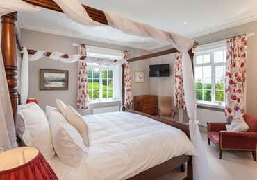 Four Poster En-suite (2 Adults)